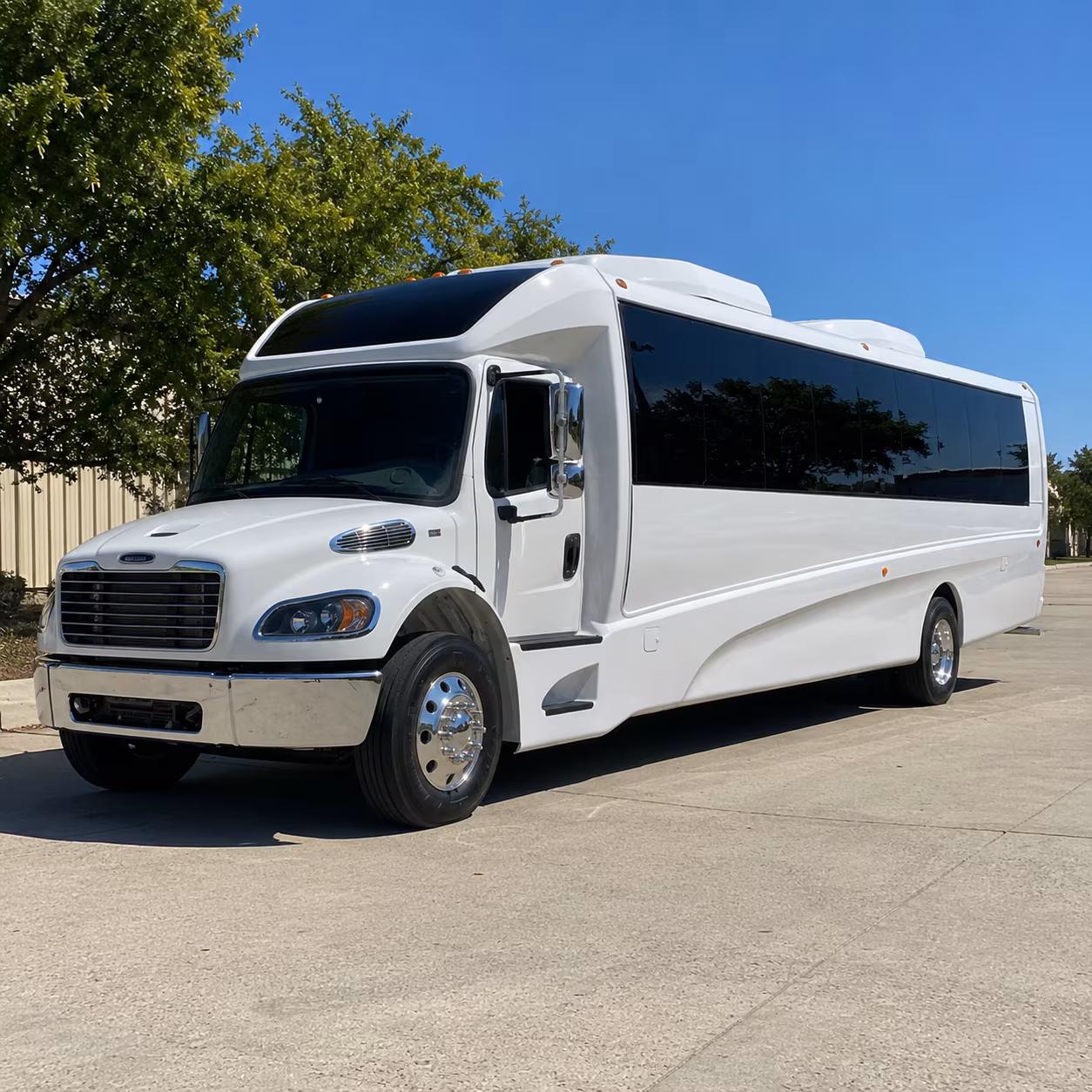 upland 25 passenger minibus